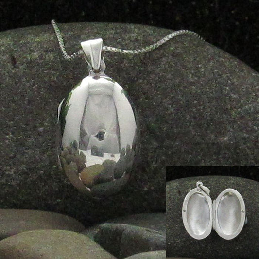Simple Oval Shaped, Rounded Locket