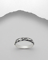 Floral Spin Ring - centre part spins freely