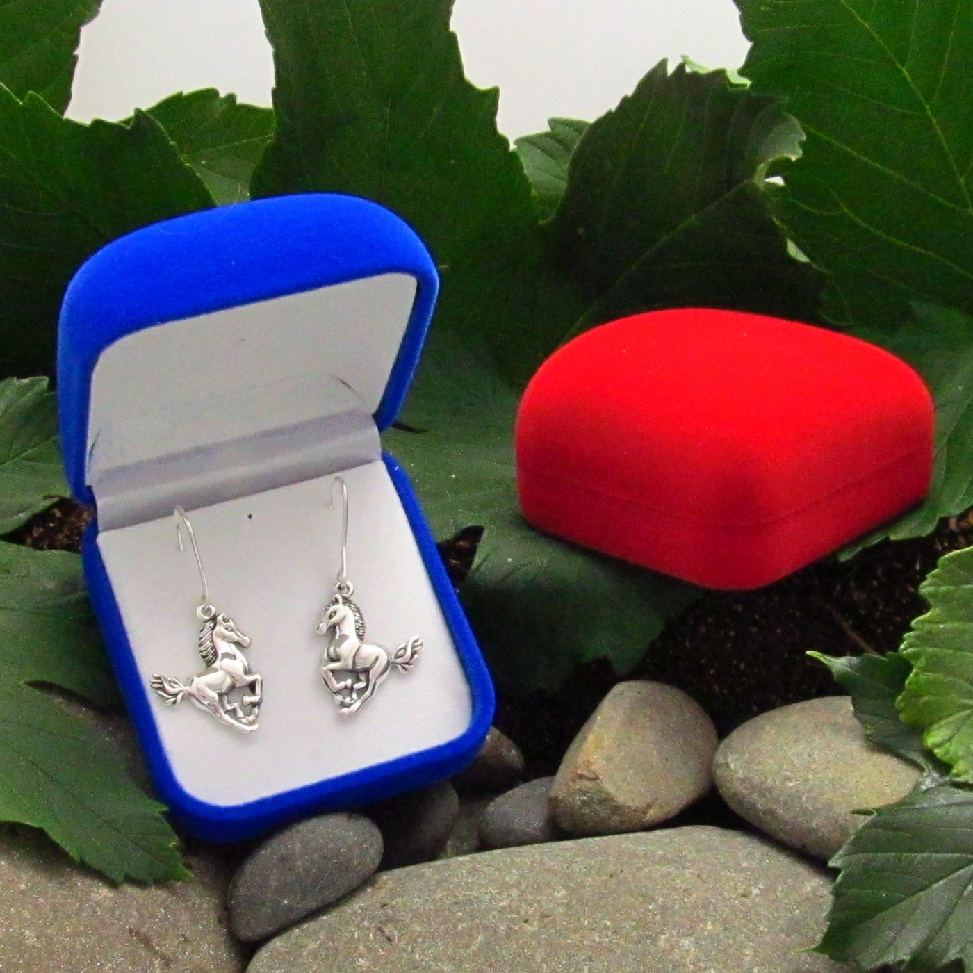 Simulated Velvet Pendant or Earrings Gift Box